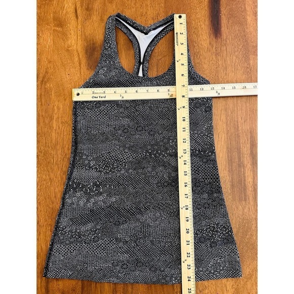 EUC Lululemon Cool Racerback Tank Top Black White Floral Print Size 2-4? - Picture 7 of 8